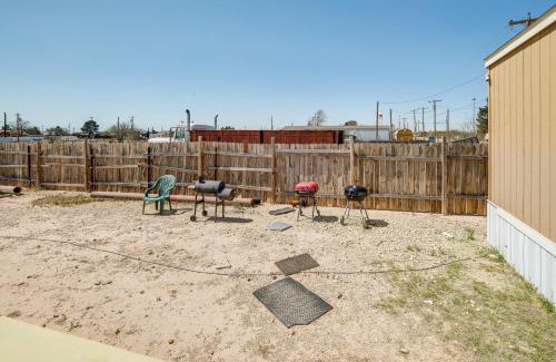 Girvin House | Remote Texas Group Retreat with Free WiFi!