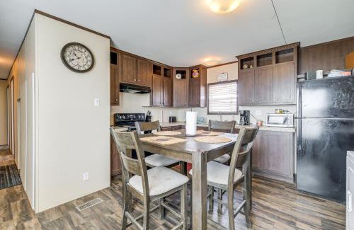Girvin House | Remote Texas Group Retreat with Free WiFi!