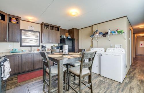 Girvin House | Remote Texas Group Retreat with Free WiFi!