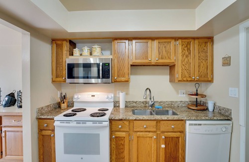 Troy House | Remote-Work Friendly Troy Townhome