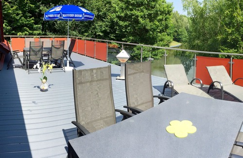 Sangerhausen Apartment | Rental-Deluxe-Private Bathroom-Lake view-Seeperle