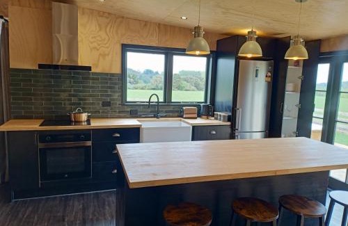 Wanganui District House | Renagour Cottage - Farmstay with Hot Tub!