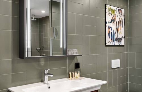 Aalsmeer Hotel | Renaissance Amsterdam Schiphol Airport Hotel
