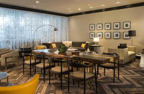 Inner Harbor Hotel | Renaissance Baltimore Harborplace Hotel