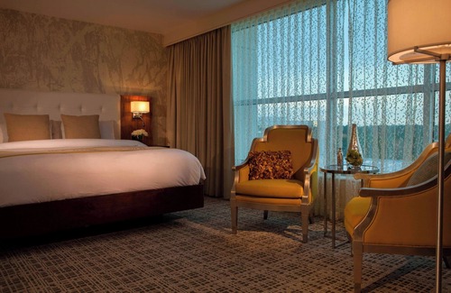 South Baton Rouge Hotel | Renaissance Baton Rouge Hotel