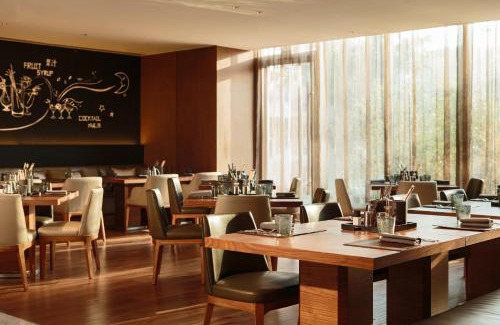 Wangfujing Shopping Area Hotel | Renaissance Beijing Wangfujing Hotel