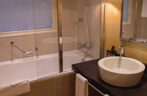 Atyrau Hotel | Renaissance by Crystall