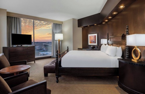 Farmers Branch Hotel | Renaissance Dallas North Hotel