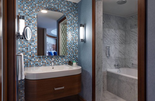 Izmir City Centre Hotel | Renaissance Izmir Hotel