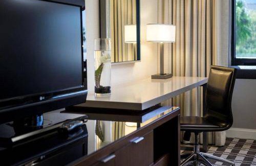 Downtown Long Beach Hotel | Renaissance Long Beach Hotel Guest Room 2 Double