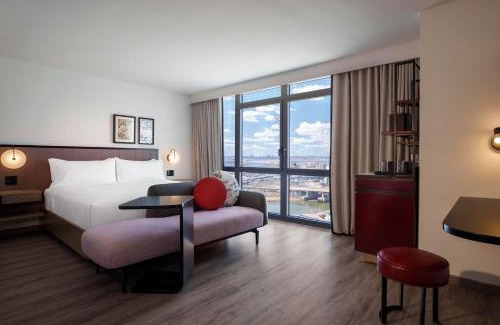 Flushing Chinatown Hotel | Renaissance New York Flushing Hotel at Tangram