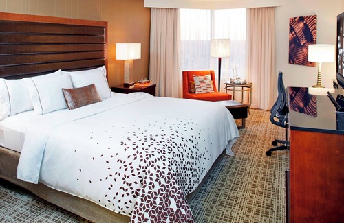Airport Township Hotel | Renaissance St. Louis Airport Hotel