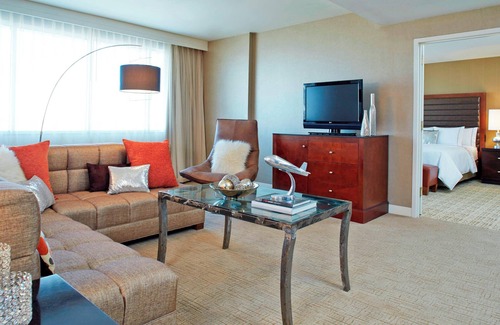 Airport Township Hotel | Renaissance St. Louis Airport Hotel