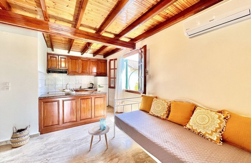 Roda Apartment | Renas Maisonette 2 near Roda