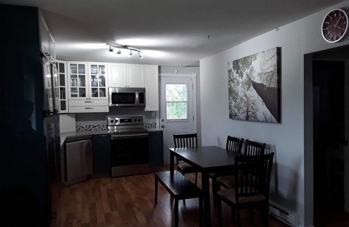 Jonquiere Cottage | Rendez-vous Chez Mimi.nCITQ Registration # 302651