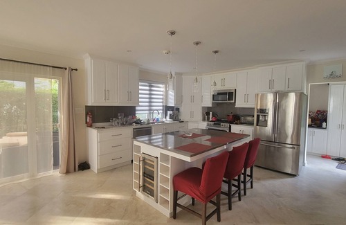 Clapham House | Rendezvous Meadows - Lovely 3 bed 3 bath house, fully enclosed with office/patio