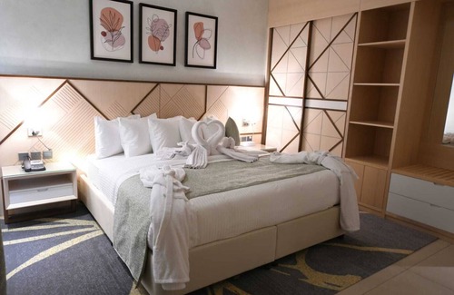 Sari Street Apartment | Renee Suite