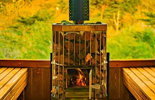 Nada Ward Cabin | RENEST