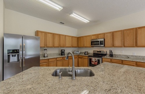 Windwood Bay House | Renewed luxury property 20 min from Disney and major parks