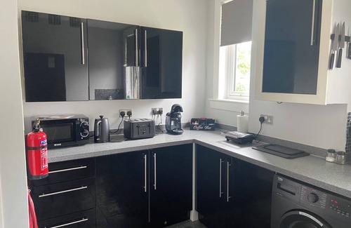 Renfrew Apartment | Renfrew Apartment Near To Glasgow Airport and Glasgow City Centre