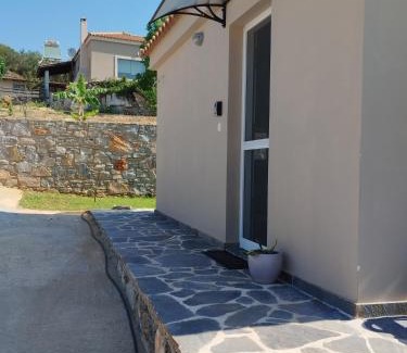 Kymi-Aliveri Apartment | Reniza House