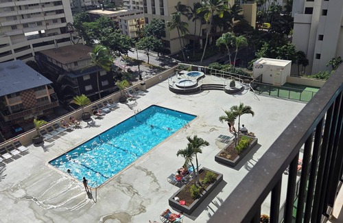 Waikiki Condo | Rennovated boutique 1-bedroom condo in Waikiki! WiFi, AC, Sauna Free Parking