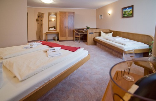 Neuhaus am Rennweg Hotel | Rennsteighotel Herrnberger Hof