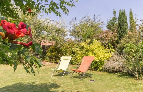 La Chebuette Cottage | Renovated Home near Loire: Garden, Modern Amenities, 3 Bedrooms, Close to Nantes