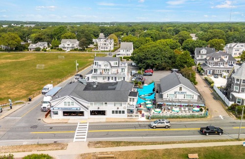 Falmouth Heights Apartment | Renovated 1 Queen Bed Suite w/Ocean Deck