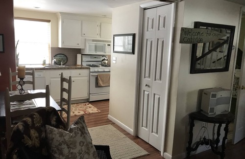 Bridgeton Townshp House | Renovated 1920's Barn Cottage