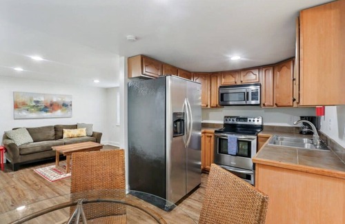 Faubourg Delassize House | Renovated 1BD Steps to St Charles Ave & Street Car