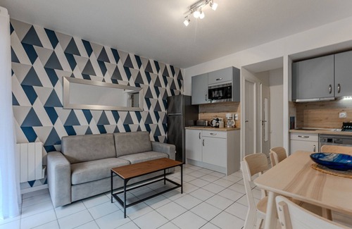Biscarrosse Plage Apartment | Renovated 2-Bed Apt in Biscarrosse Plage, Sleeps 4, Ocean View Terrace, Pet-Friendly