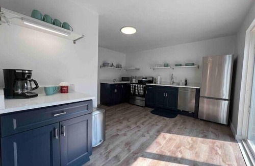 Bay View House | Renovated 2-bed flat w/patio in heart of Bay View