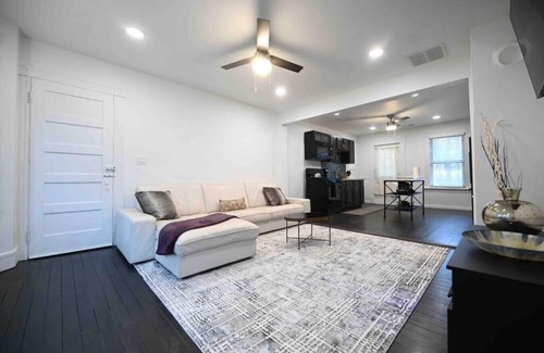 Ansonia Apartment | Renovated 2 bedroom entire apartment w/parking