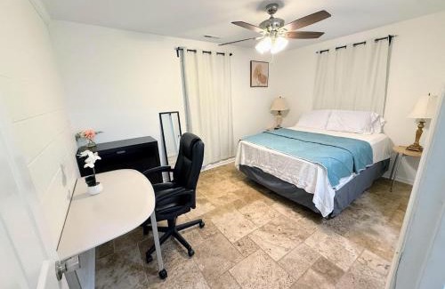 Durham House | Renovated 2 Bedroom In Durham! Superhost!
