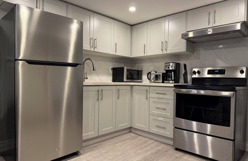 Bickford Park House | Renovated 2-Bedroom Little Italy