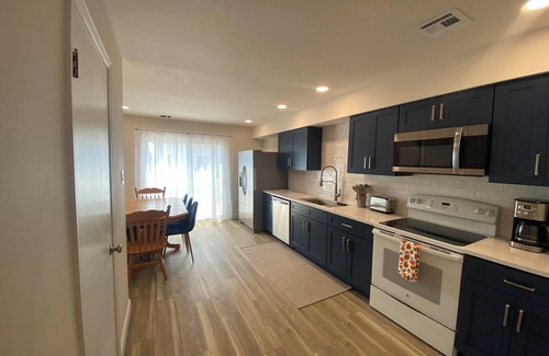 South End Condo | Renovated 2-bedroom condo close to beach in narrow section of Ocean City