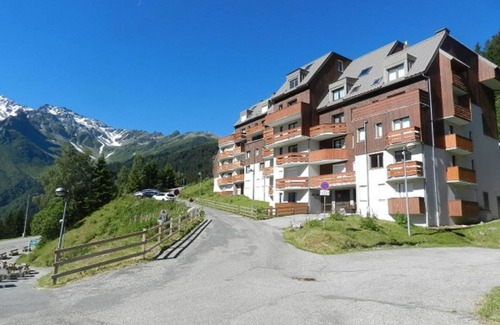 Le Pleynet Apartment | Renovated 2-room apartment with balcony 50m from slopes