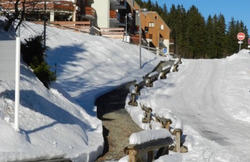 Le Pleynet Apartment | Renovated 2-room apartment with balcony 50m from slopes