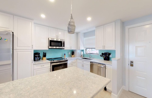 Marco Island Condo | Renovated 2 Story 2 bed 2 bath Cabana Unit w/On-Site Dolphin Tiki!