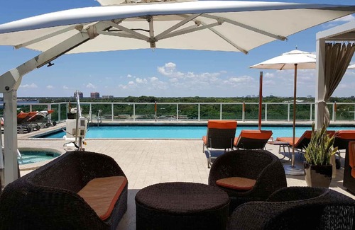 Coconut Grove Apartment | Renovated 21st Fl. Private Unit located in Coconut Grove Hotel!