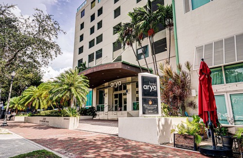 Coconut Grove Apartment | Renovated 21st Fl. Private Unit located in Coconut Grove Hotel!
