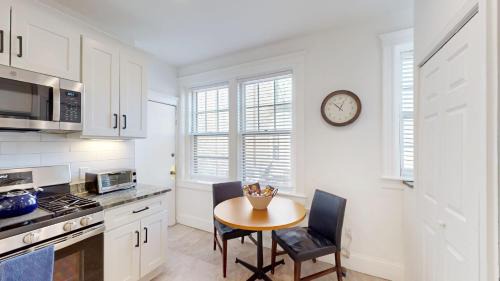 Griggs Park Apartment | Renovated 2b, In-unit Laundry, Longwood, 1st Flr