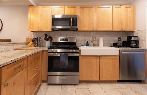 Virginia Highland House | Renovated 2br/1.5ba Townhome near the Beltline