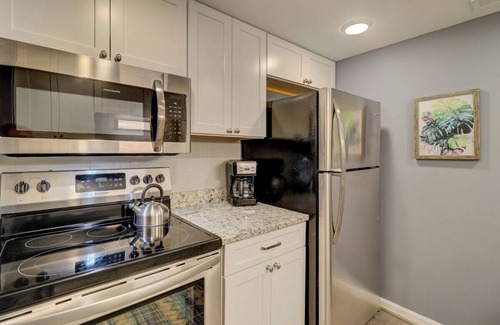 Palmetto Dunes Cottage | Renovated 2BR Hilton Head Home Walk to Shops