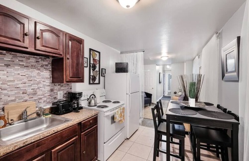 Norris Square Apartment | Renovated 2BR w/Amenities