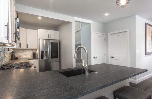 Middleborough House | Renovated 3 Bedroom Home with Family Theater Room and Sauna