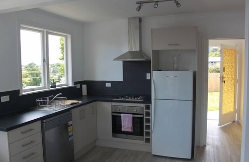 Hilltop House | Renovated 3 bedroom family home