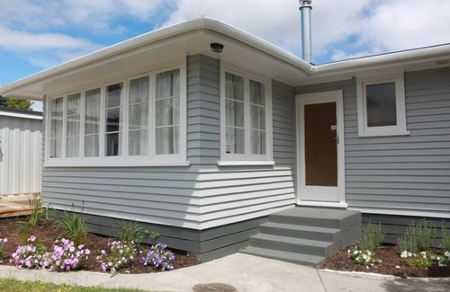 Hilltop House | Renovated 3 bedroom family home