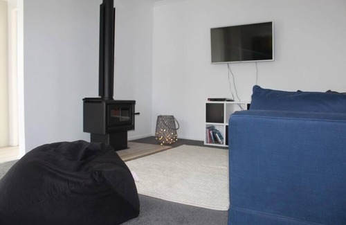 Hilltop House | Renovated 3 bedroom family home